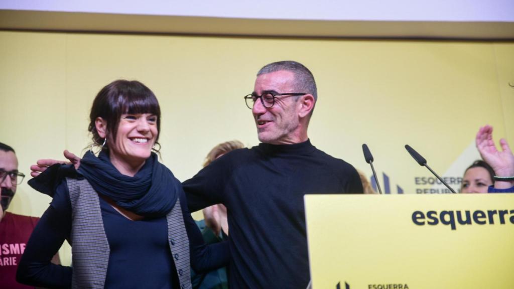 Alba Camps y Xavier Godàs en la sede de ERC tras el congreso