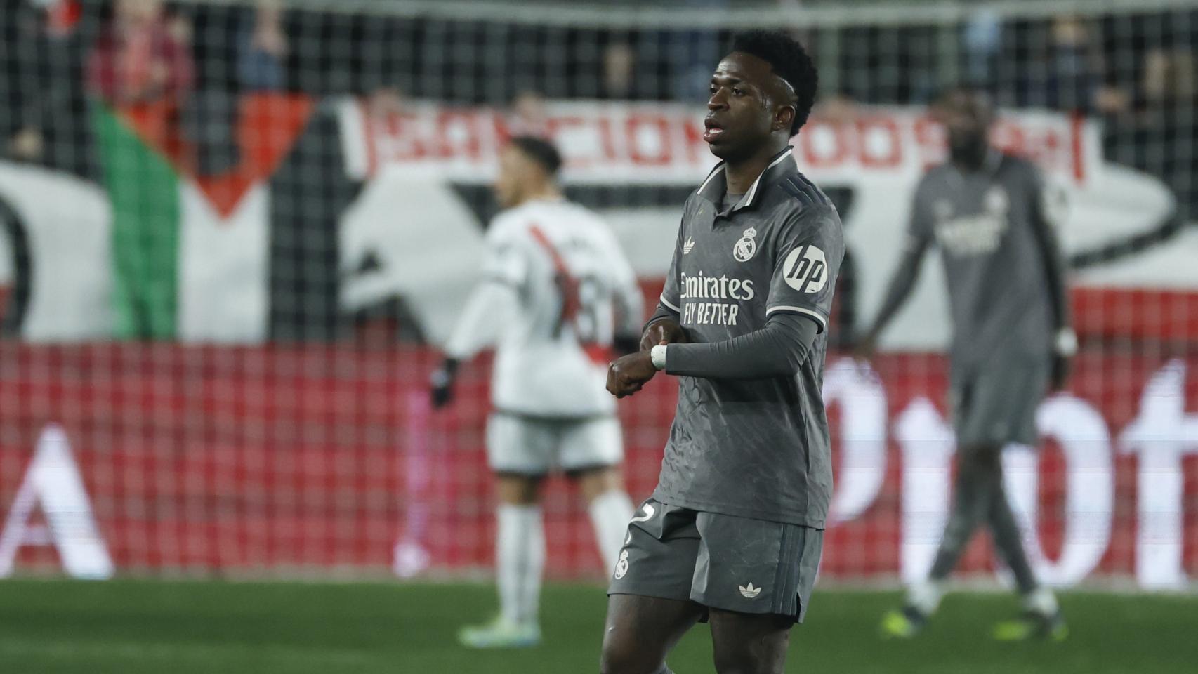 Vinicius, durante el empate del Real Madrid en el campo del Rayo Vallecano