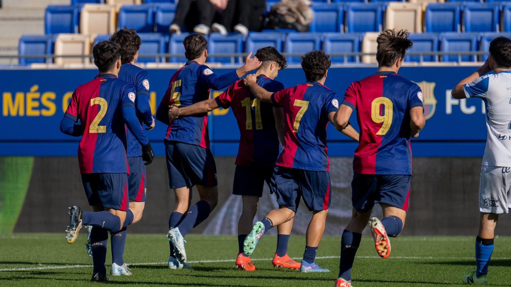 El Juvenil A del Barça celebra una victoria contra el Atlético Baleares