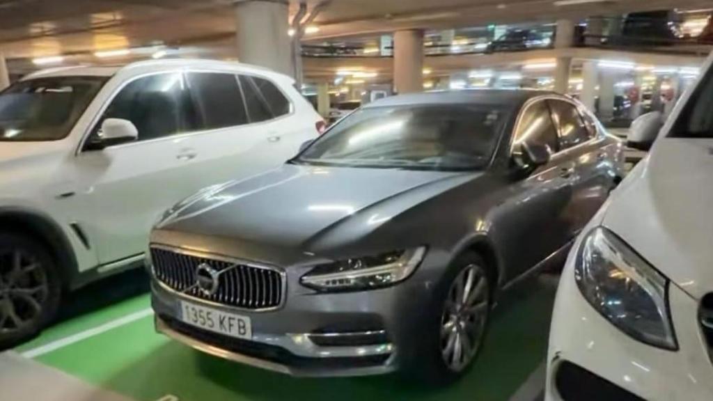 El Volvo S90 de 65.000 euros de Dmitrenko con la matrícula 'KPB'