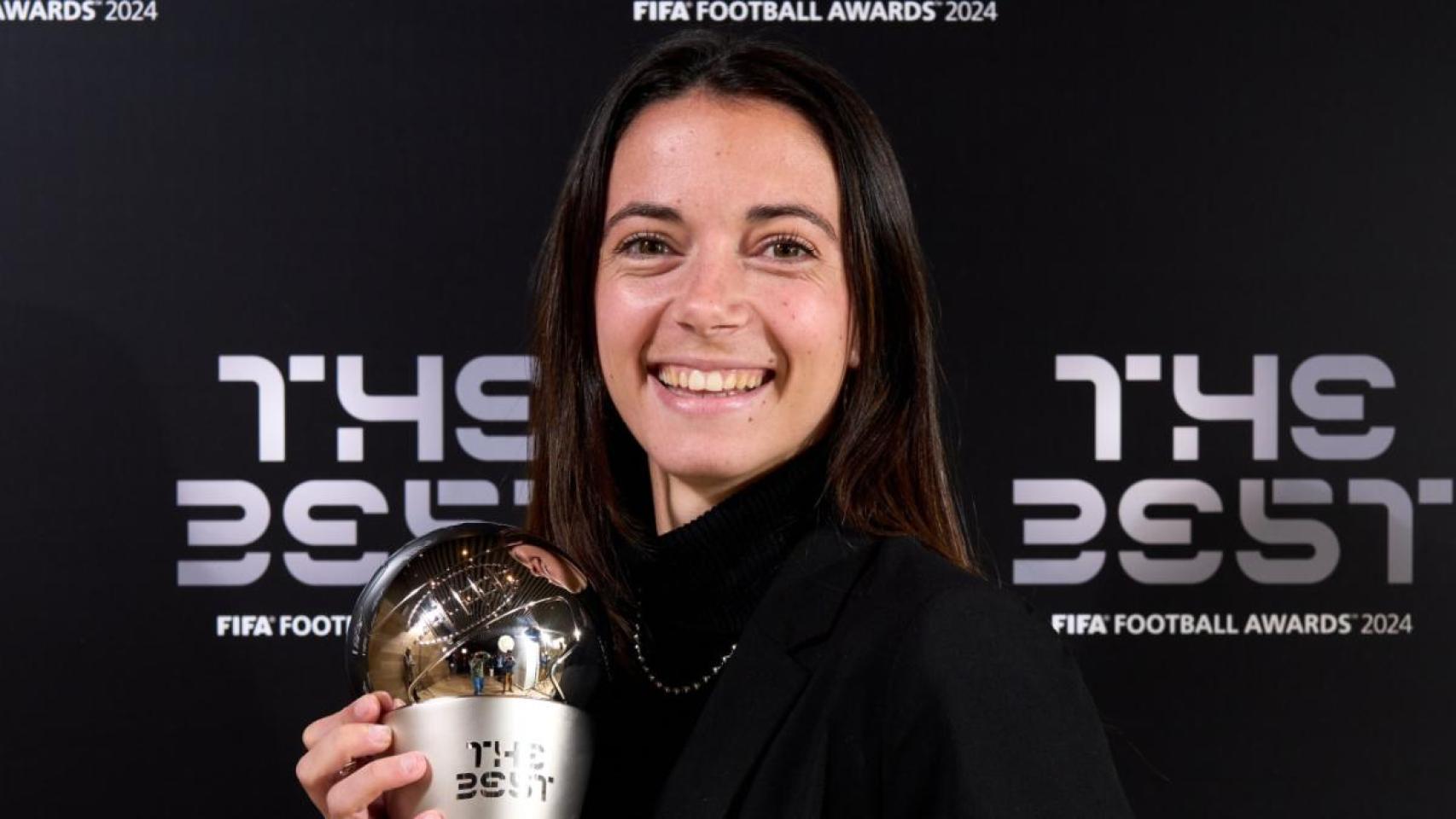 Aitana Bonmatí recibe el premio The Best 2023-24 a mejor jugadora en Barcelona