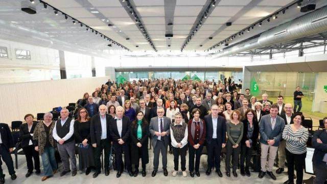 La consejera Olga Pané, los miembros del Cairos y representantes del sistema sanitario, hoy