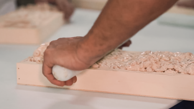 Jijona S.A., bombos, manos y boixets para crear un turrón artesanal con mimo centenario