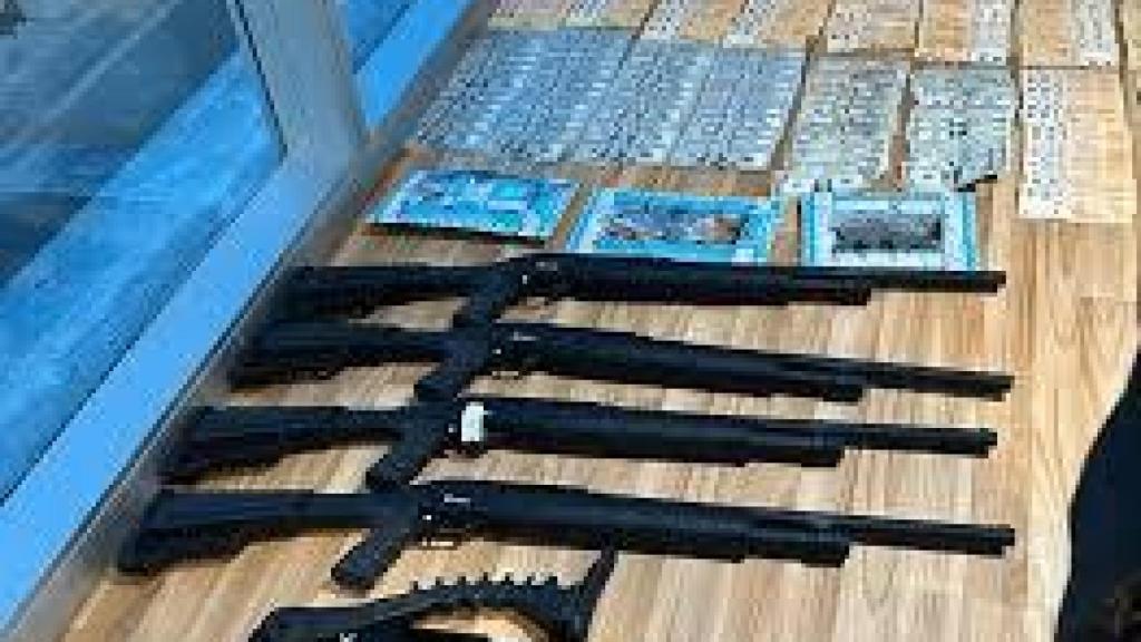 Armas incautadas por la policía argentina en los locales de Sabores Express