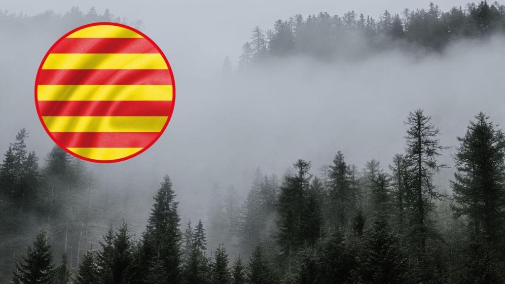 Fotomontaje niebla y bandera catalana