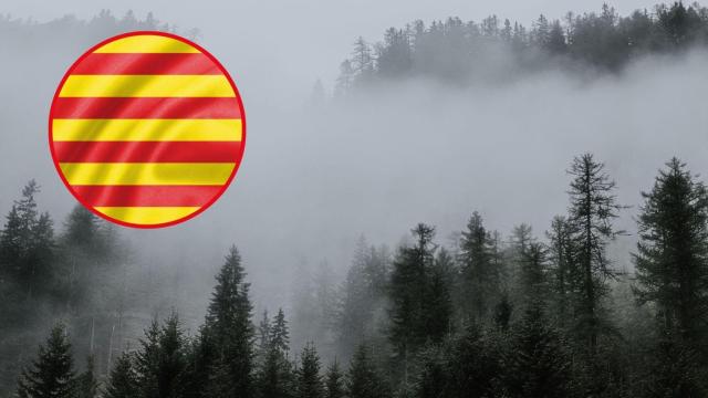 Fotomontaje niebla y bandera catalana