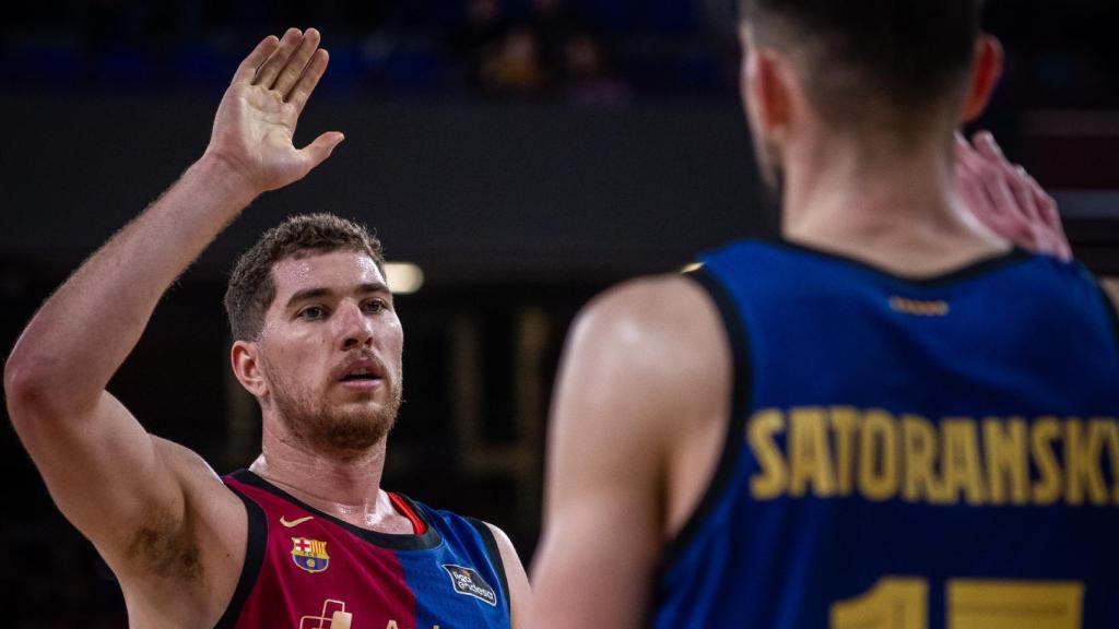 El saludo de Joel Parra y Tomas Satoransky tras ganar al MoraBanc Andorra