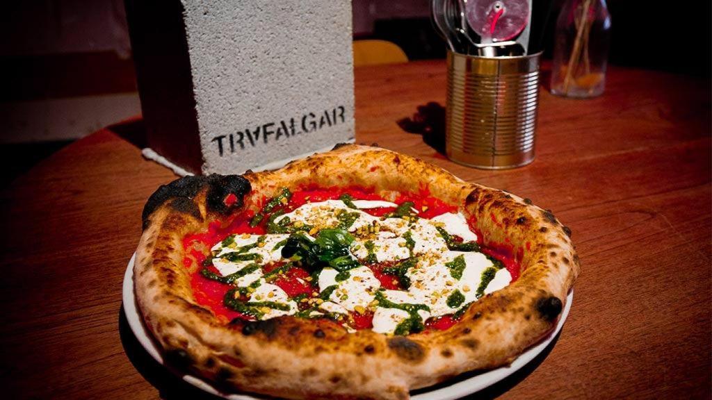 Imagen de una pizza de Trafalgar Pizza Club