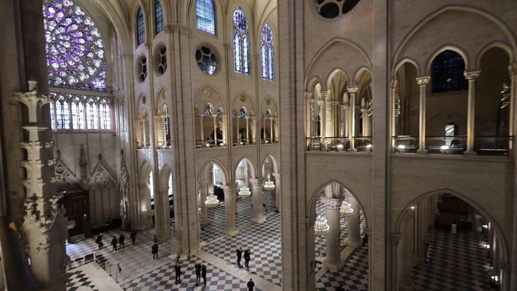 Interior de la catedral de Notre Dame, ya restaurada