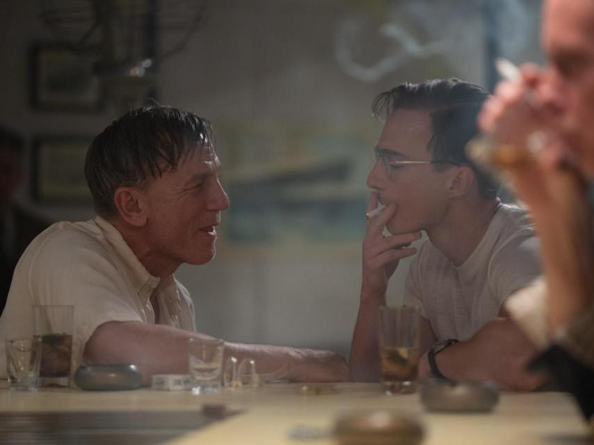 Daniel Craig and Drew Starkey en 'Queer'