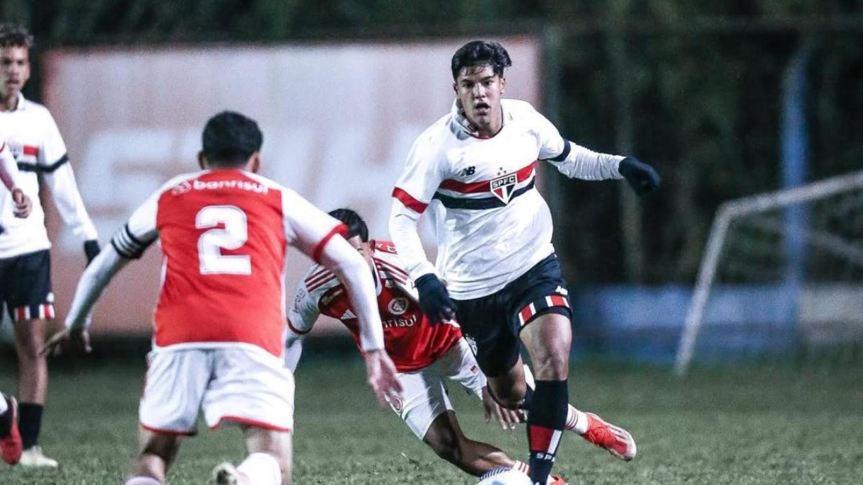 Nicolas Bosshardt, en un partido con el Sao Paulo sub-17