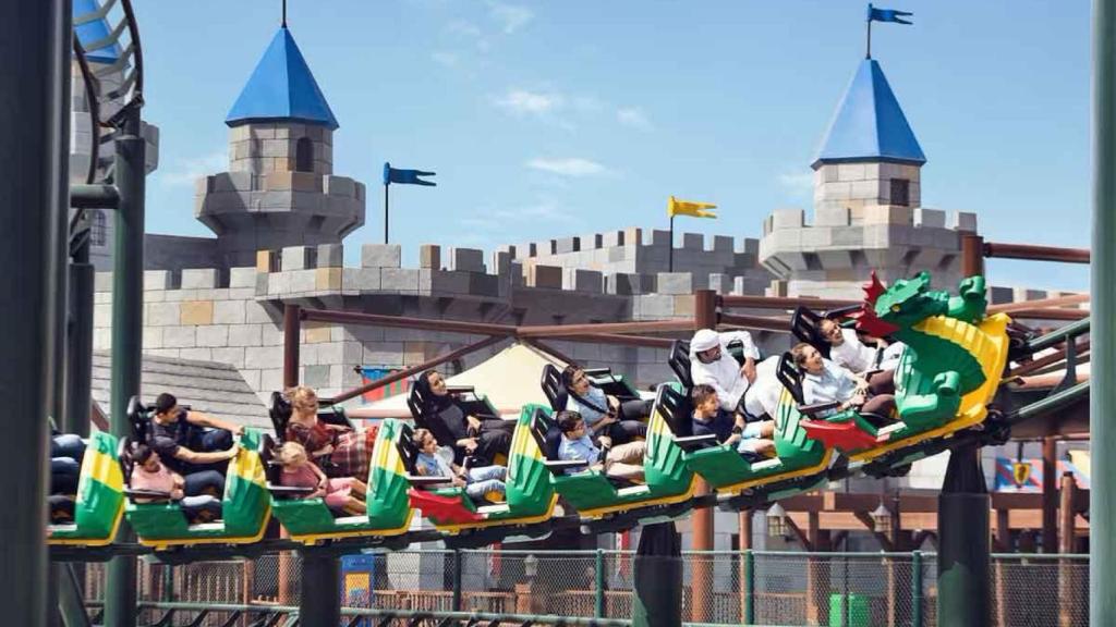 Una montaña rusa del parque de atracciones del Real Madrid en Dubai