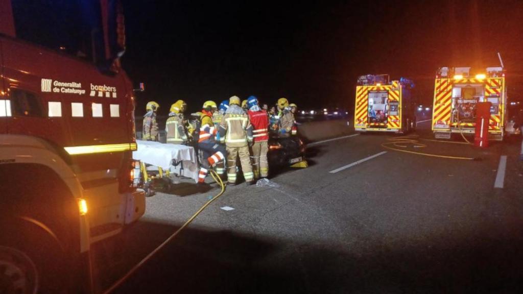 Imagen del accidente en la AP-7 en Aiguaviva (Girona)