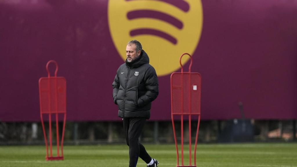 Hansi Flick prepara el entrenamiento del Barça antes de ir a Barbastro