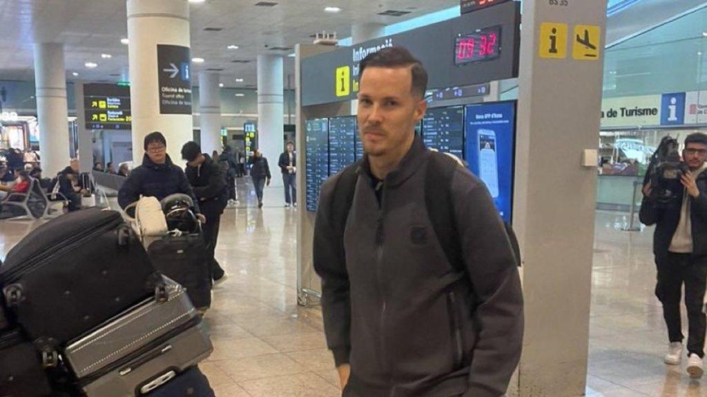 Thomas Heurtel aterriza en el aeropuerto de Barcelona para fichar por el Barça de basket