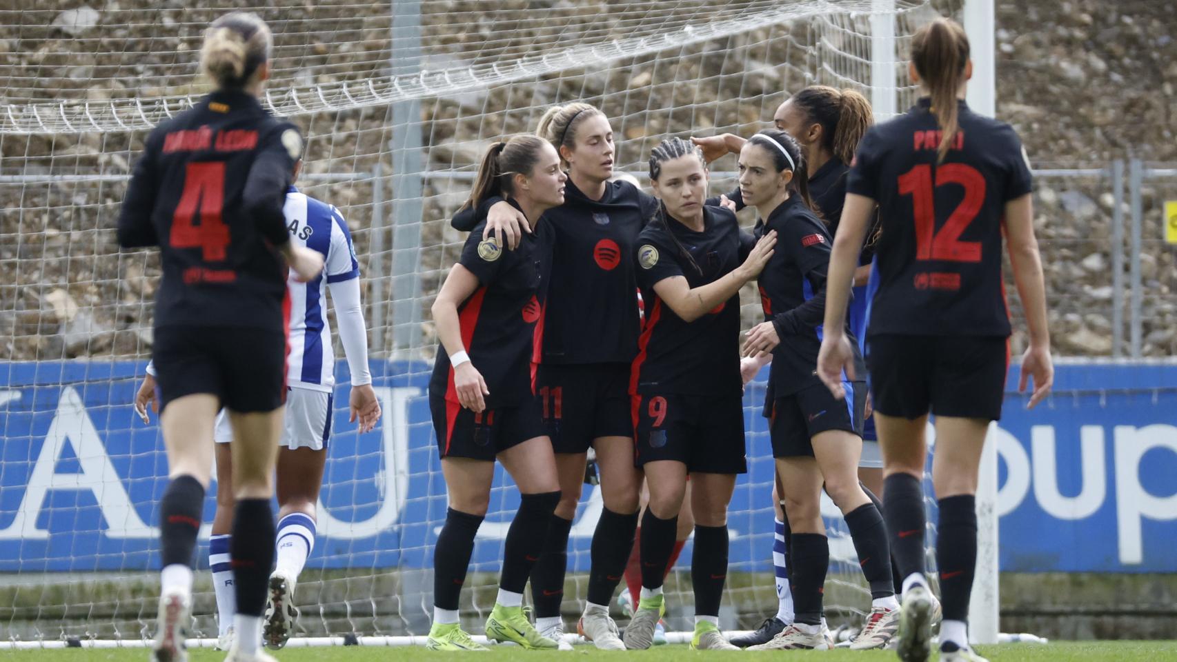 Las jugadoras del Barça Femenino festejan la primera victoria de 2025