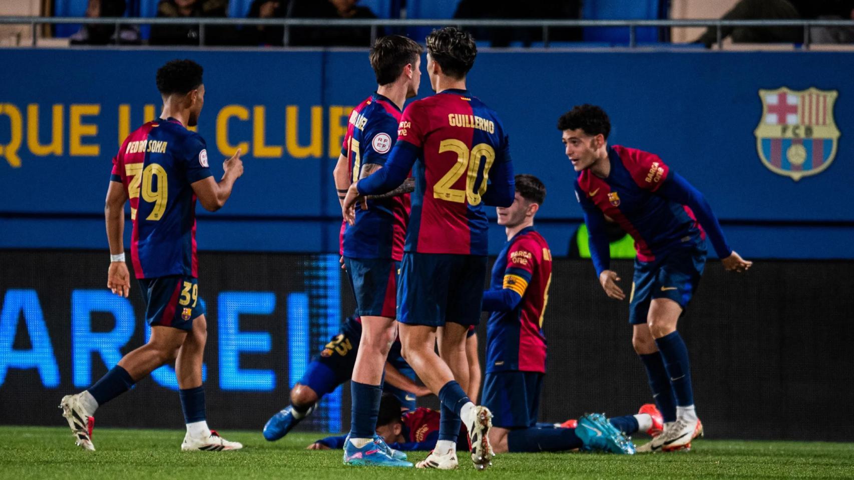 Los futbolistas del Barça B festejan un gol anotado en el Estadi Johan Cruyff