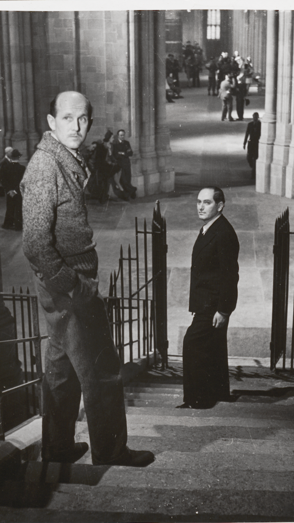 Powell  y Pressburger en la escalinata de la Catedral.