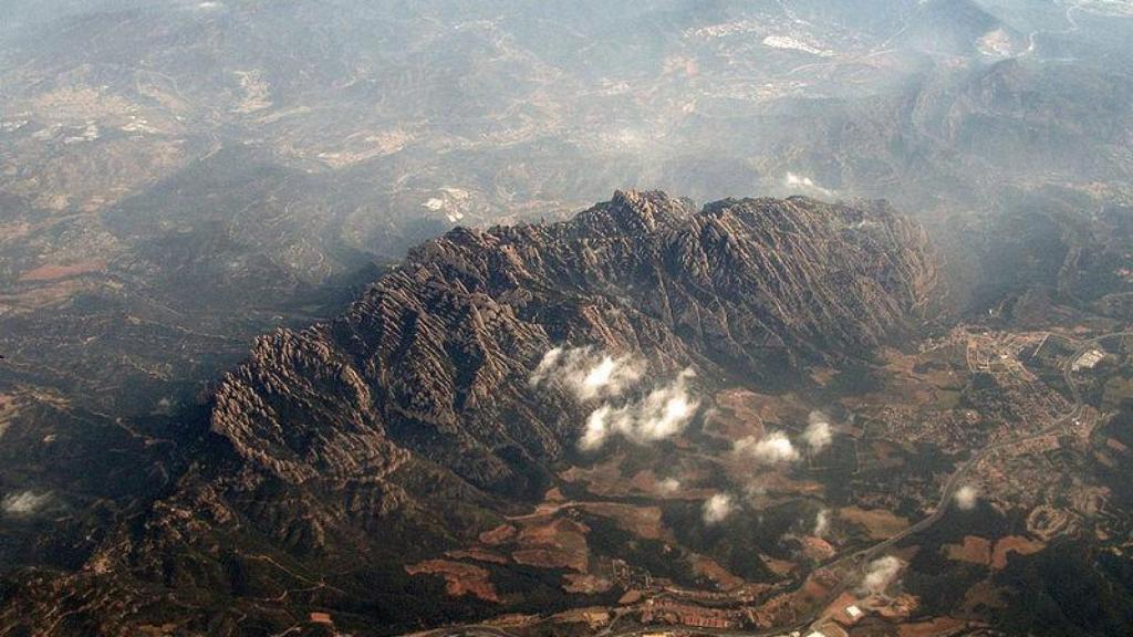 Montserrat desde el aire