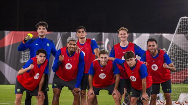 Los suplentes del Barça de Hansi Flick entrenan antes de la final de la Supercopa de España