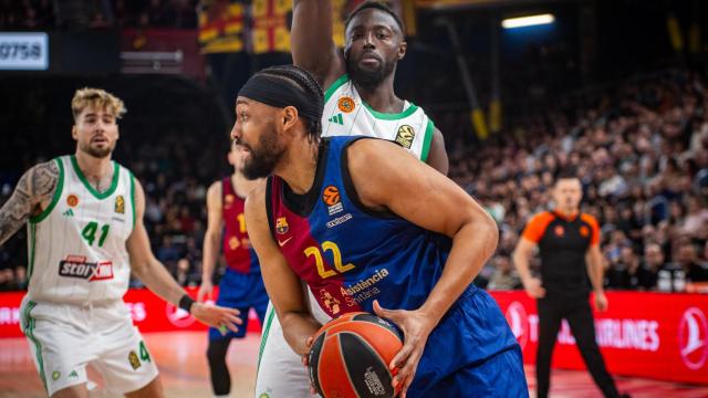 Jabari Parker lidera una jugada en el partido del Barça contra el Panathinaikos