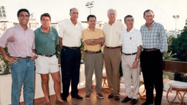 Manolo Santana, segundo por la izquierda / CEDIDA