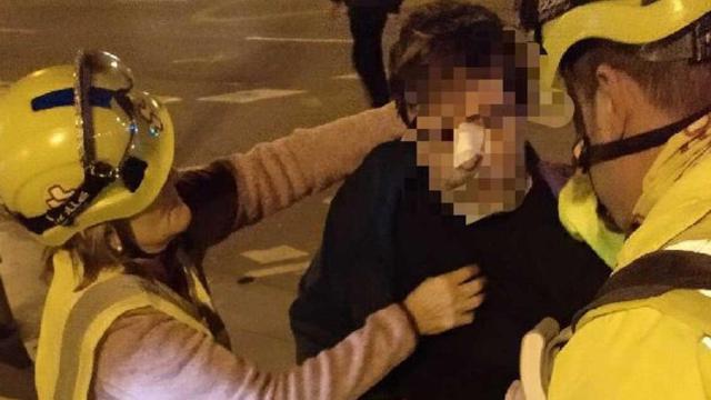 Un manifestante independentista herido en el corte diario de tráfico de la Meridiana de Barcelona / @CUPStap (TWITTER)