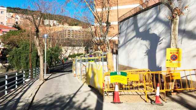 Imagen de unas obras del Ayuntamiento de Barcelona en una calle de la Ciudad Condal / CG