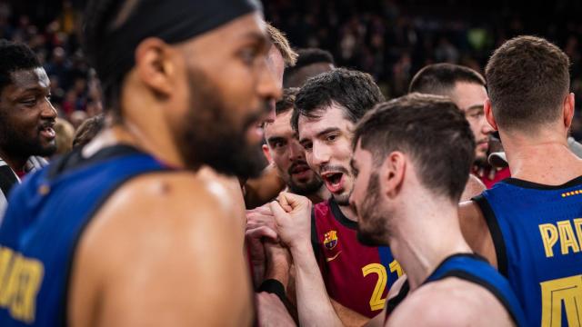 La celebración del Barça de basket tras ganar al Panathinaikos en el Palau