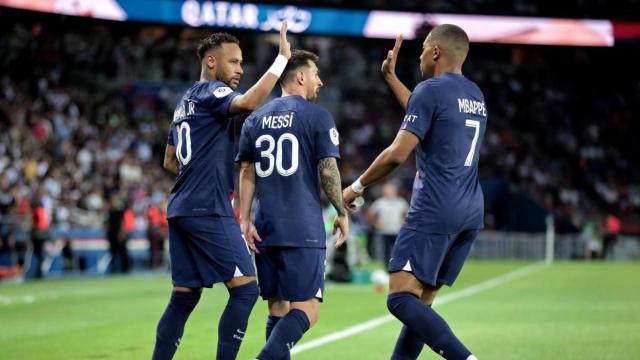 Neymar, Messi y Mbappé celebran un gol en el PSG