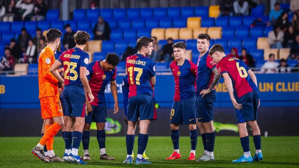 La frustración de los jugadores del Barça B tras perder en el Estadi Johan Cruyff