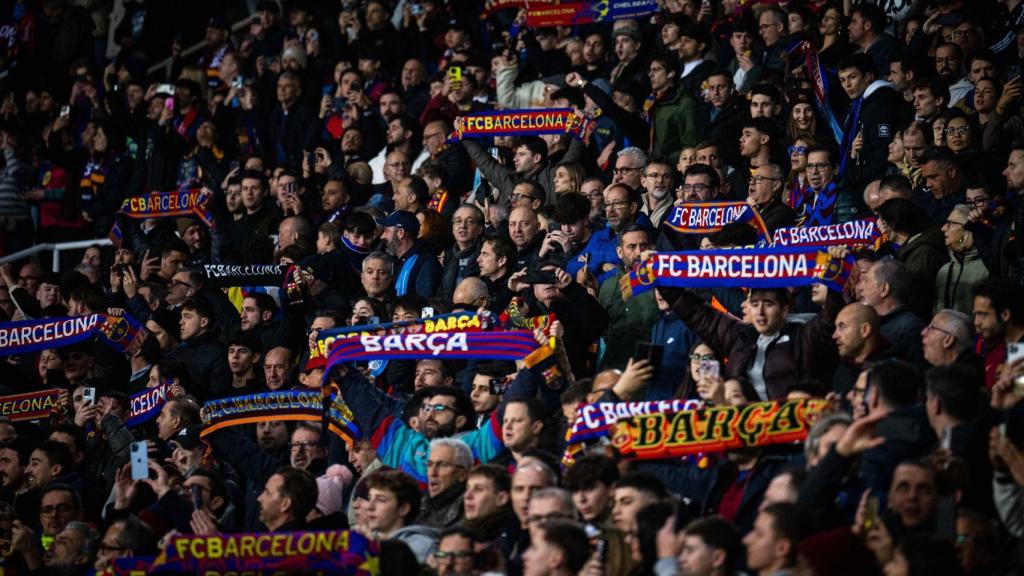 Los aficionados del Barça, presentes en Montjuïc por el partido contra la Atalanta