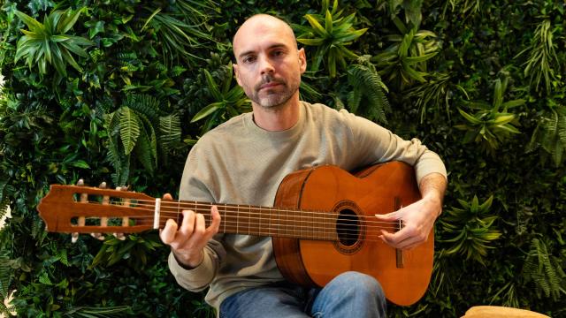 Imagen del cantante y controlador aéreo Marc García Arnau