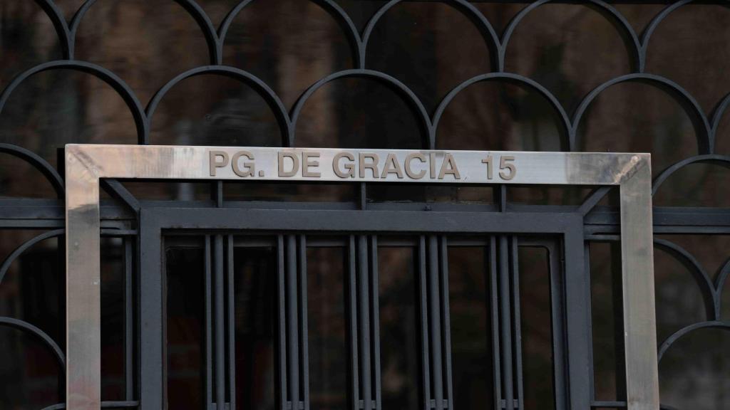 Portal nº. 15 del Paseo de Gràcia donde se ha atrincherado la falta hijo de un diplomático marroquí