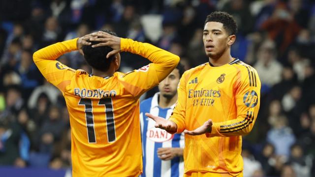 Rodrygo se lleva las manos a la cabeza en el partido del Real Madrid contra el Espanyol