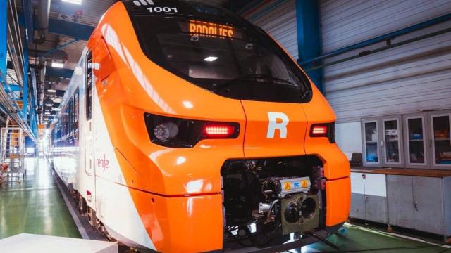 Uno de los nuevos trenes de Rodalies en construcción