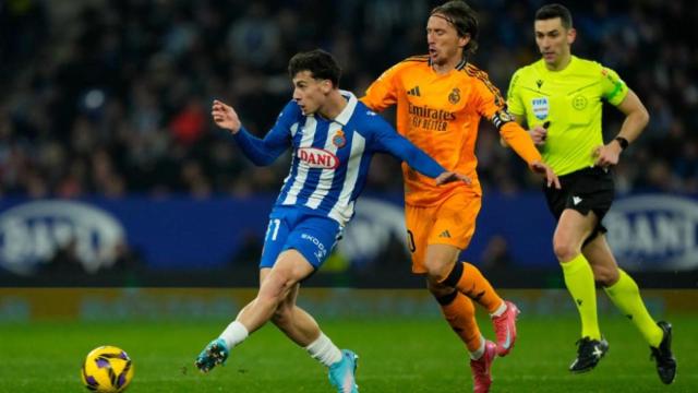 Muñiz Ruiz, árbitro de la Liga, durante el partido del Real Madrid contra el Espanyol