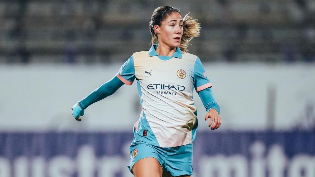 Laia Aleixandri, durante un partido con el Manchester City