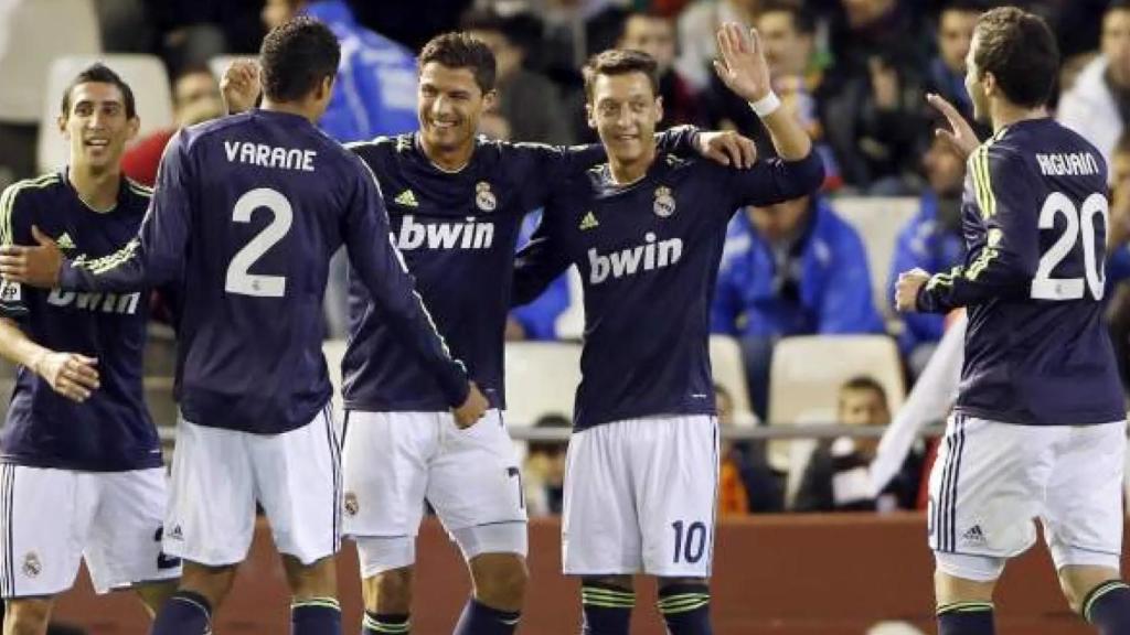 Los jugadores del Real Madrid celebran la goleada contra el Valencia en 2013