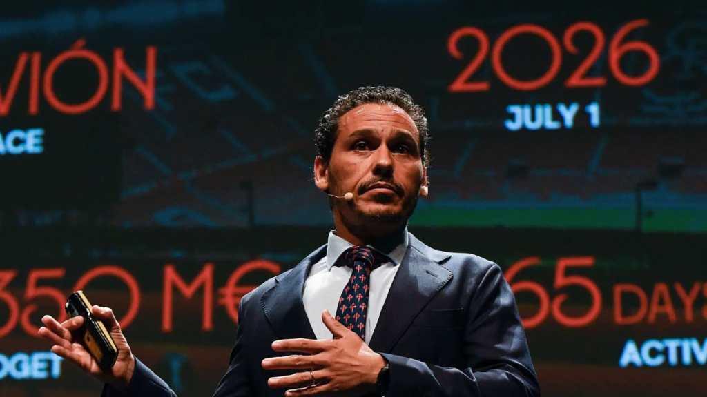 José María del Nido Carrasco, en una asamblea del Sevilla FC