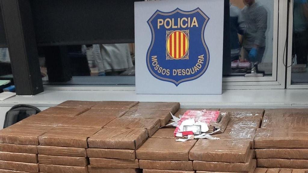 Imagen de la droga incautada por los Mossos d'Esquadra en Rubí