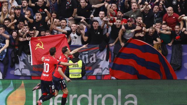 Los jugadores de Osasuna celebran el empate ante el Real Madrid