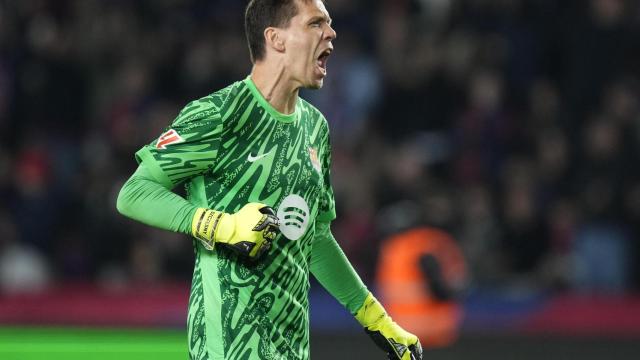 Wojciech Szczesny celebra una parada en el Barça-Rayo de Liga