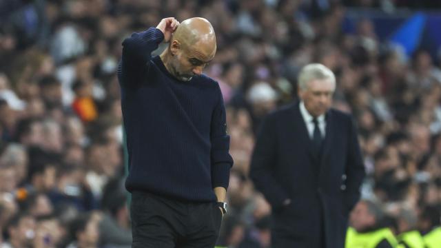 Pep Guardiola, cabizbajo, durante la derrota del City en el Santiago Bernabéu