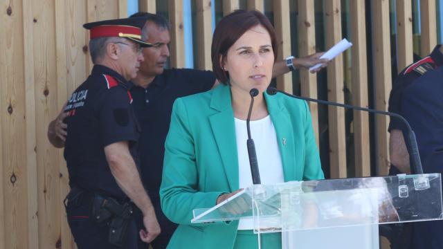 Míriam Lanero, alcaldesa de La Jonquera, durante la inauguración de la comisaría de los Mossos d'Esquadra en julio de 2024