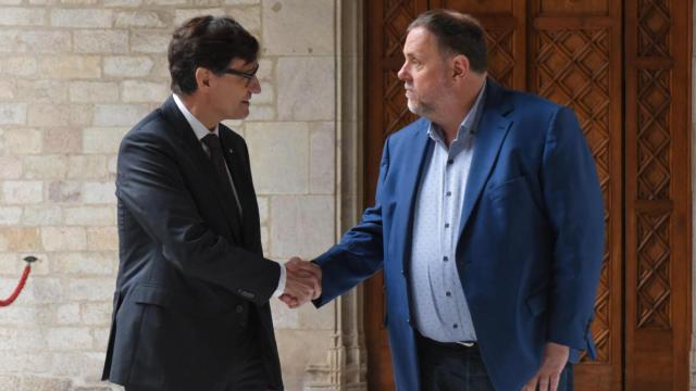 Salvador Illa, presidente de la Generalitat, recibe a Oriol Junqueras, presidente de ERC, en el Palau