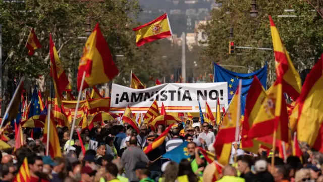 Manifestación contra la amnistía de Societat Civil Catalana del 8 de octubre de 2023