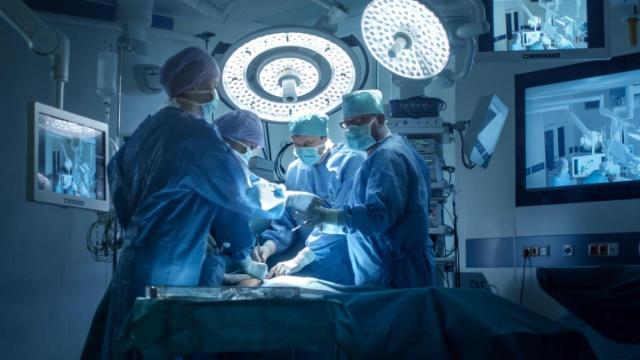 Imagen de una operación en un hospital