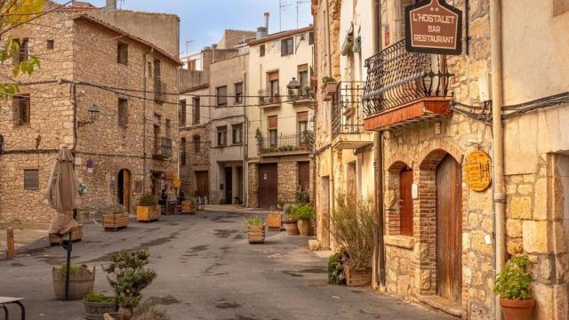 Este es el pueblo prehistórico de 129 habitantes de Tarragona con una peculiar historia, Arbolí