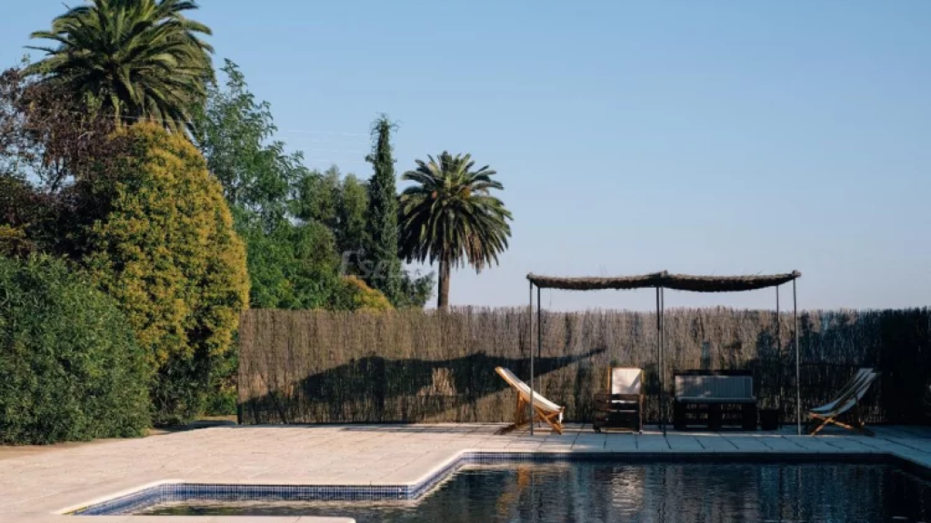 La piscina de Mas Palou, donde se hizo la 'formación' de Logaritme
